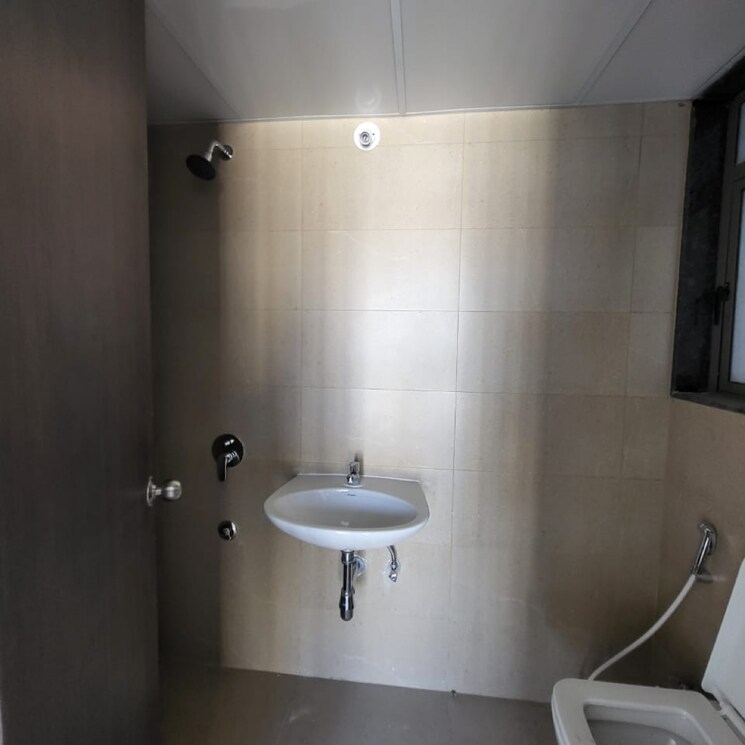 Bathroom, runwal-eirene 2.5 Bedroom 857 Sq.Ft. Apartment In Yashaswi Nagar Thane 8043918