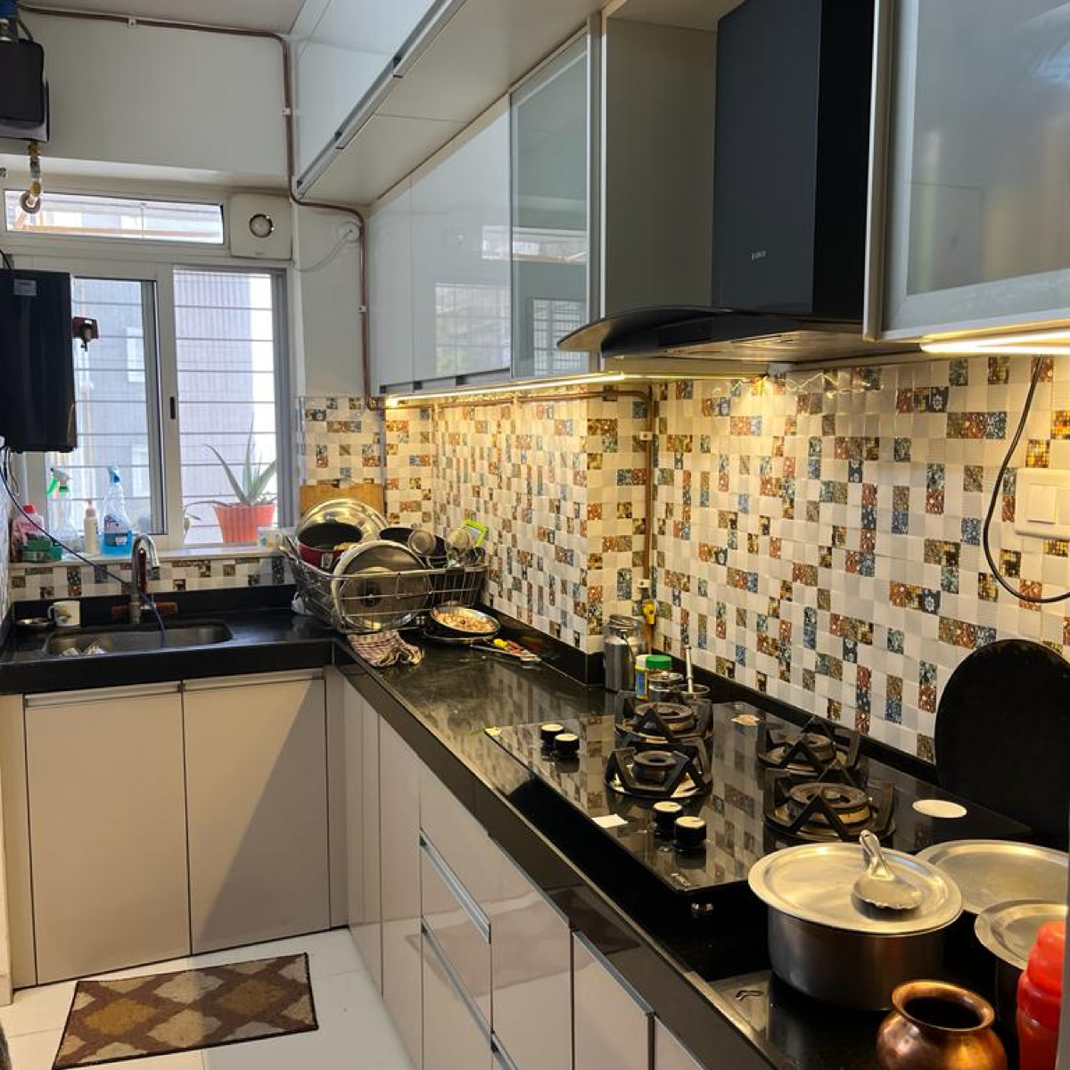 2 BHK + Pooja Room,Study Room Apartment For Sale in Lodha Amara Tower 20 And 21