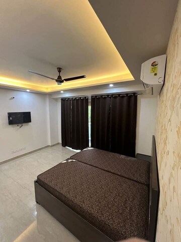 Bedroom in 2 BHK Builder Floor at Sector 52 – for Rent