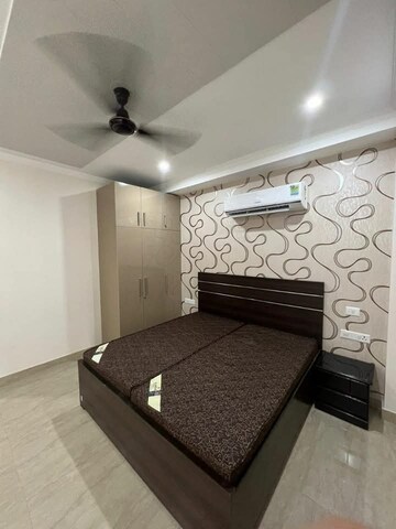 Living Room in 2 BHK Builder Floor at Sector 52 – for Rent
