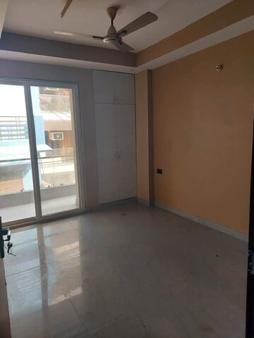 Room in 3 BHK Builder Floor at Sector 15 ii – for Rent