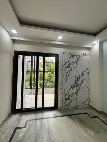 Master Bedroom in 3 BHK Builder Floor at Sector 15 ii – for Rent
