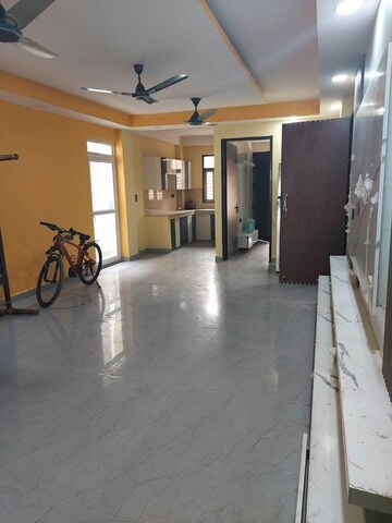 Master Bedroom in 3 BHK Builder Floor at Sector 15 ii – for Rent