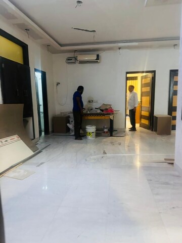 Parking in 4 BHK Builder Floor at Sector 15 ii – for Rent