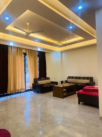 Living Room in 4 BHK Builder Floor at Sector 45 – for Rent