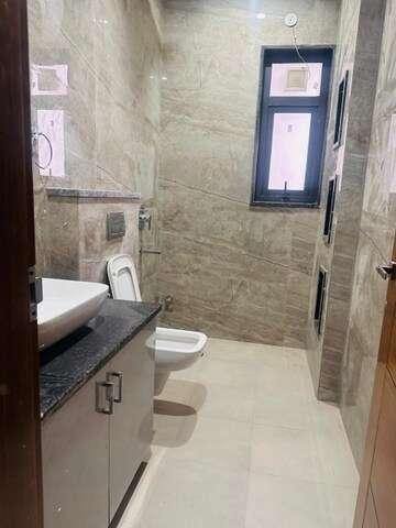 Master Bedroom in 4 BHK Builder Floor at Sector 45 – for Rent