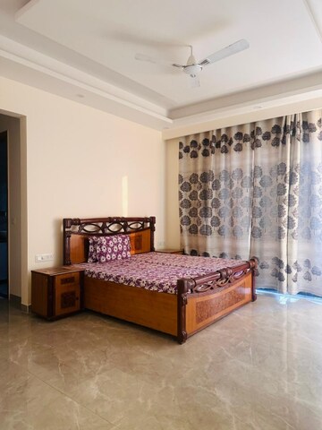 Bedroom in 4 BHK Builder Floor at Sector 45 – for Rent