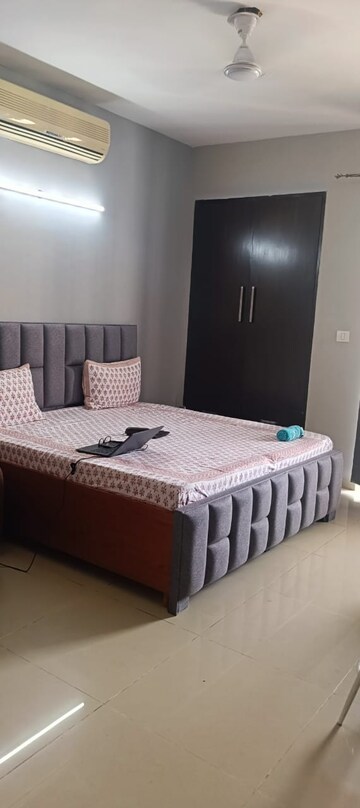 Master Bedroom in 4 BHK Builder Floor at Sector 51 – for Rent
