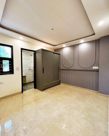 Room in 3.5 BHK Builder Floor at Shastri Nagar – for Rent