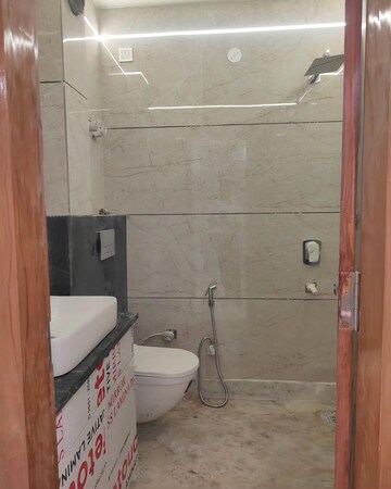 Bathroom in 3.5 BHK Builder Floor at Shastri Nagar – for Rent