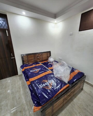 Bedroom in 1.5 BHK Builder Floor at Shastri Nagar – for Rent