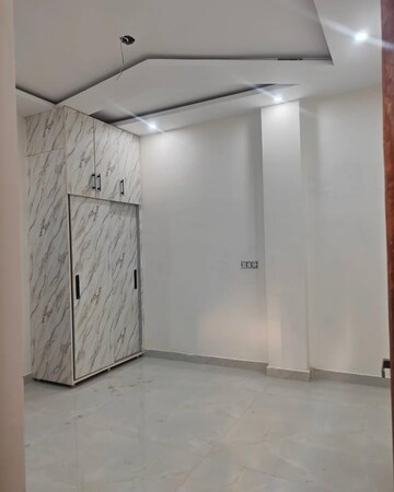 Room in 2.5 BHK Builder Floor at Shastri Nagar – for Rent