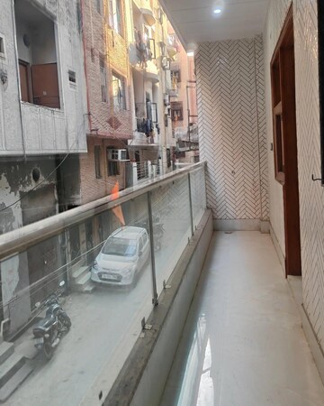 Balcony in 2.5 BHK Builder Floor at Shastri Nagar – for Rent