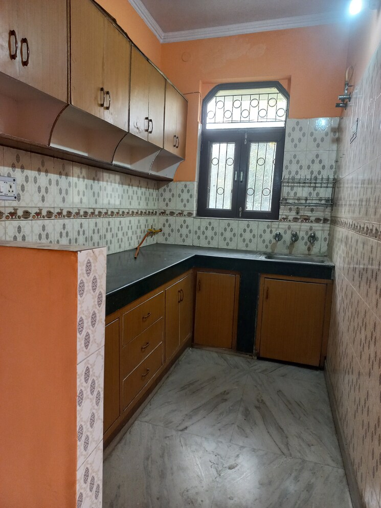 undefined, sector 37 6+ Bedroom 200 Sq.Yd. Independent House In Sector 37 Faridabad 8043968