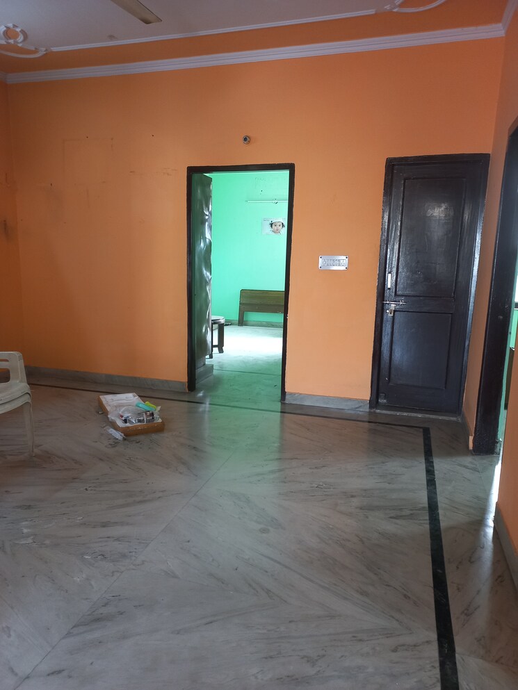 undefined, sector 37 6+ Bedroom 200 Sq.Yd. Independent House In Sector 37 Faridabad 8043968