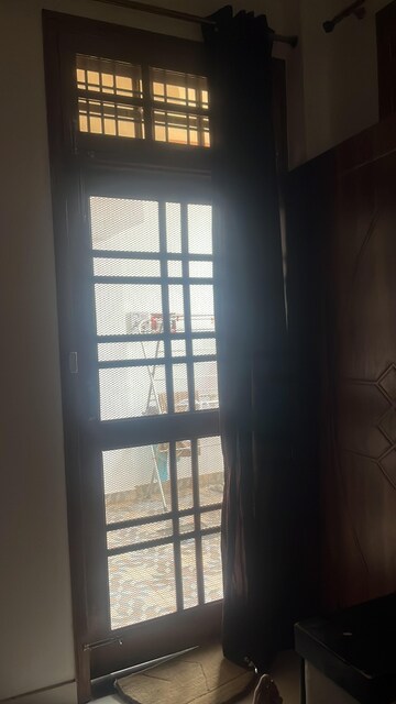 Room in 2 BHK Villa at Jankipuram – for Rent
