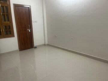 Room in 2 BHK Villa at Jankipuram – for Rent