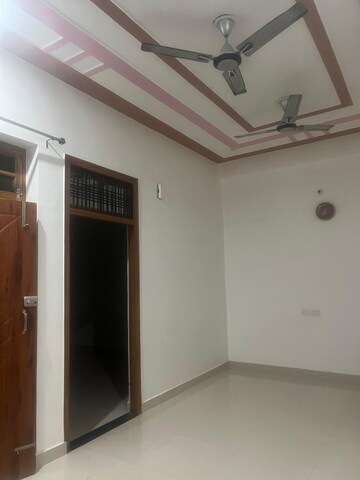 Room in 2 BHK Villa at Jankipuram – for Rent