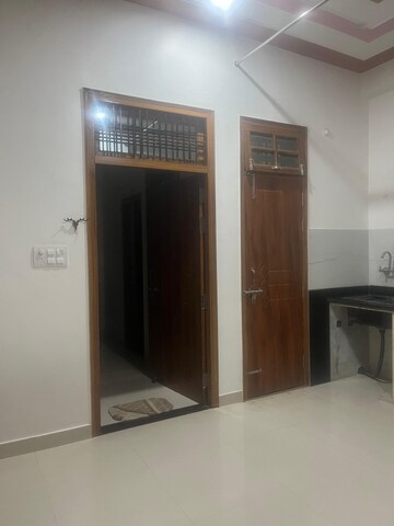 Room in 2 BHK Villa at Jankipuram – for Rent