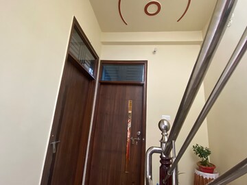 Furnished Amenities in 2 BHK Independent House at Vikas Nagar – for Rent