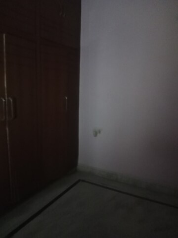 Room in 2 BHK Builder Floor at Sector 25 – for Rent