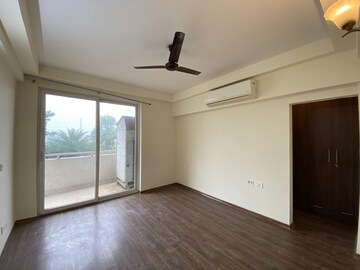Room in 4 BHK Apartment at Ireo Victory Valley, Sector 67 – for Rent