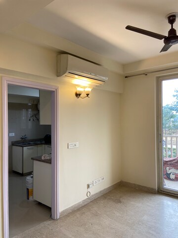 Room in 3 BHK Apartment at Dhoot Time Residency, Sector 63 – for Rent