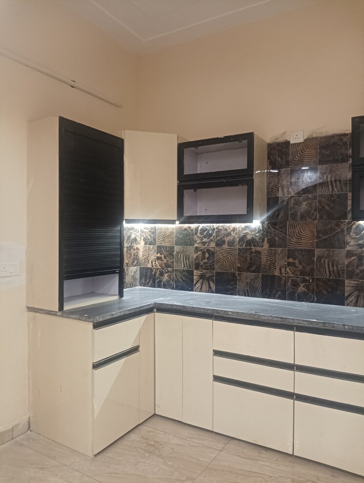 Kitchen, dhakoli village 3 Bedroom 1350 Sq.Ft. Builder Floor In Dhakoli Village Zirakpur 8044075
