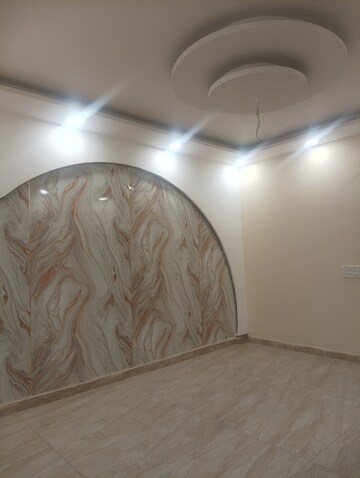 Room in 3 BHK Builder Floor at Dhakoli Village – for Sale