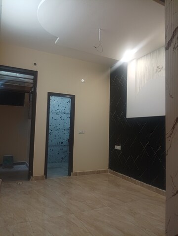 Room in 3 BHK Builder Floor at Dhakoli Village – for Sale