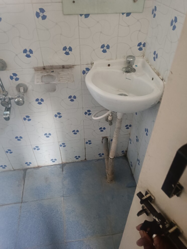 Bathroom, aswani-sitara 3 Bedroom 715 Sq.Ft. Apartment In Chandapura Bangalore 8044129