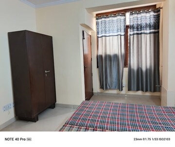 Bedroom in 4 BHK Builder Floor at Ardee City, Sector 52 – for Rent