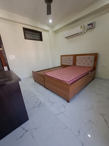 Living Room in 3 BHK Builder Floor at Ardee City, Sector 52 – for Rent