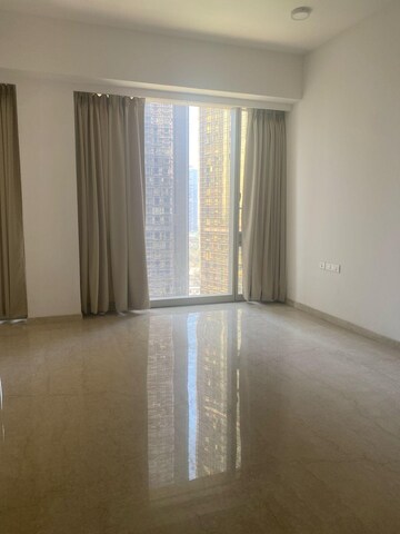 Room in 3 BHK Apartment at Lodha The Park, Worli – for Sale