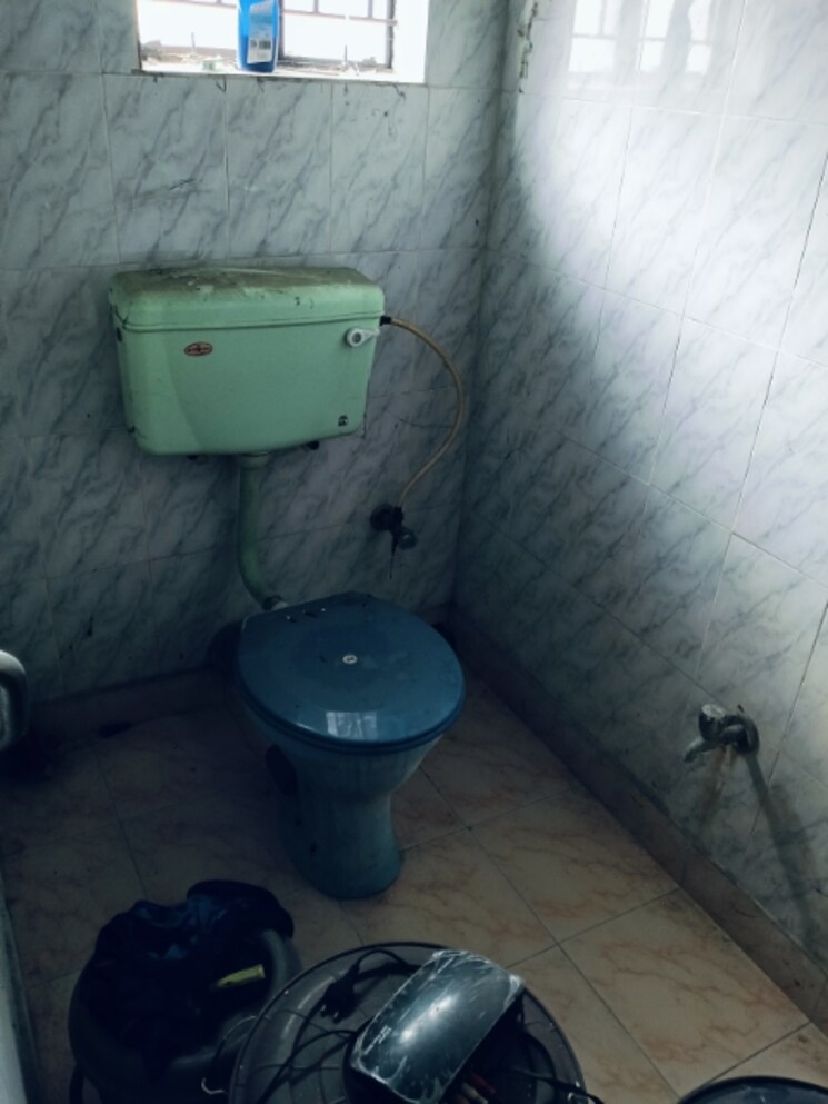 Bathroom, garia 2 Bedroom 850 Sq.Ft. Apartment In Garia Kolkata 8044308