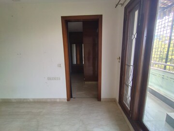 Room in 4 BHK Apartment at South Extension ii – for Sale