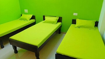 Room in  Pg at Akota – for Rent
