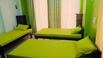Room in  Pg at Akota – for Rent