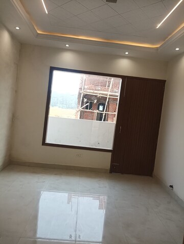 Room in 2 BHK Builder Floor at Guru Nanak Enclave, Dhakoli Village – for Sale