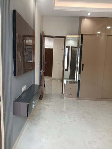 Building Lobby in 2 BHK Builder Floor at Guru Nanak Enclave, Dhakoli Village – for Sale