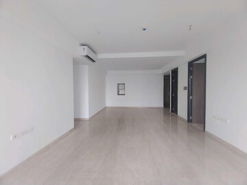 Room in 3 BHK Apartment at Lodha Kiara, Worli – for Sale