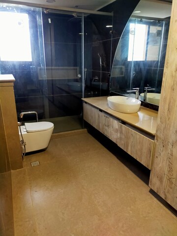 Master Bedroom in 4 BHK Builder Floor at Palam Vihar Residents Association, Palam Vihar – for Sale