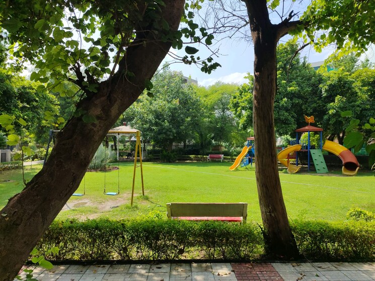 Garden, palam-vihar-residents-association 4 Bedroom 520 Sq.Yd. Builder Floor In Palam Vihar Gurgaon 8044298