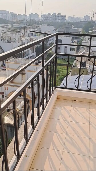 2 BHK Apartment For Resale in Adajan Surat  8044312