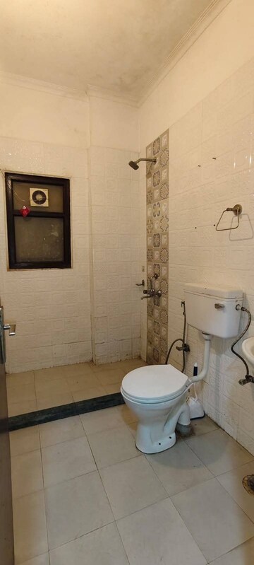 Bathroom in 3 BHK Apartment at Unitech Escape, Sector 50 – for Sale