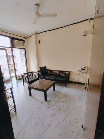 Living Room in 3 BHK Apartment at Unitech Escape, Sector 50 – for Sale