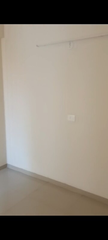 Room in 2 BHK Apartment at Wave Dream Homes, Wave City – for Rent