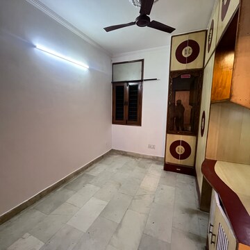 Room in 2 BHK Builder Floor at Khirki Extension – for Rent