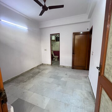 Room in 2 BHK Builder Floor at Khirki Extension – for Rent