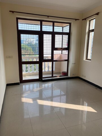 Room in 3 BHK Builder Floor at Palam Vihar Residents Association, Palam Vihar – for Rent